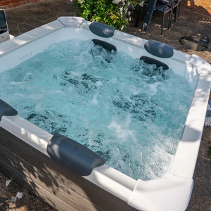 Tempo Style - Piscina Idromassaggio Quadrata MSpa Oslo Plus F-OS063WP (6 Posti) | 180 x 180 x 65cm | 1150 litri | 120 getti d'aria massaggianti a 3 velocità | Copertura termica inclusa