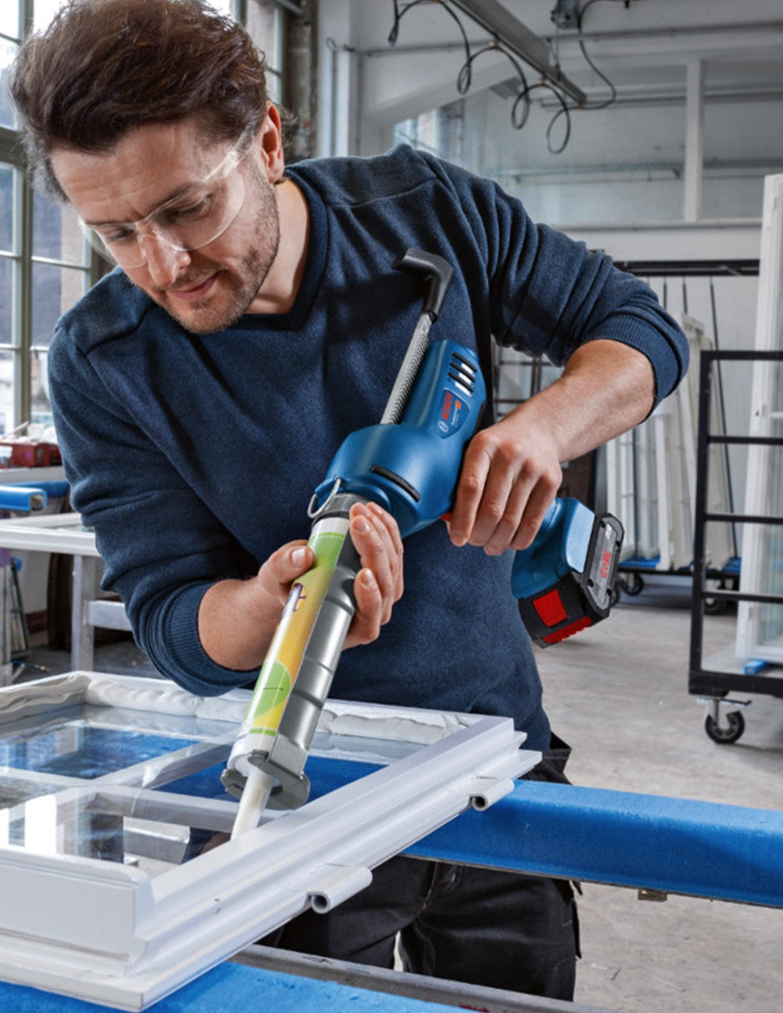 Pistola per silicone BOSCH GCG 18V-310 (Solo corpo)