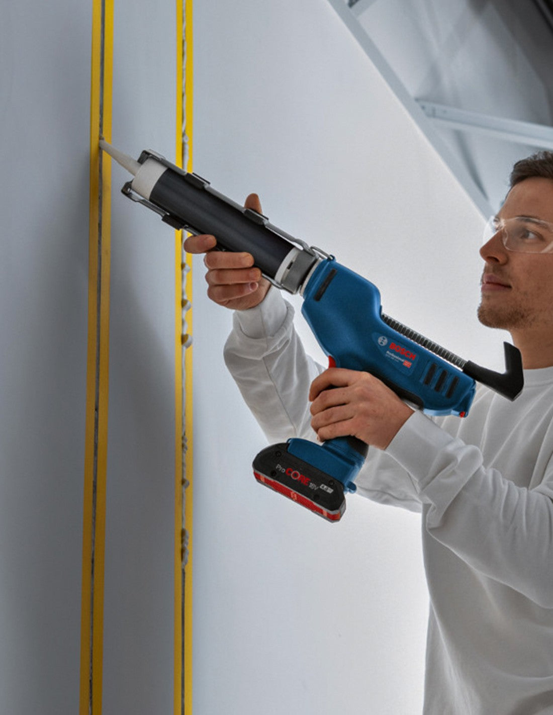 Pistola per silicone BOSCH GCG 18V-310 (Solo corpo)