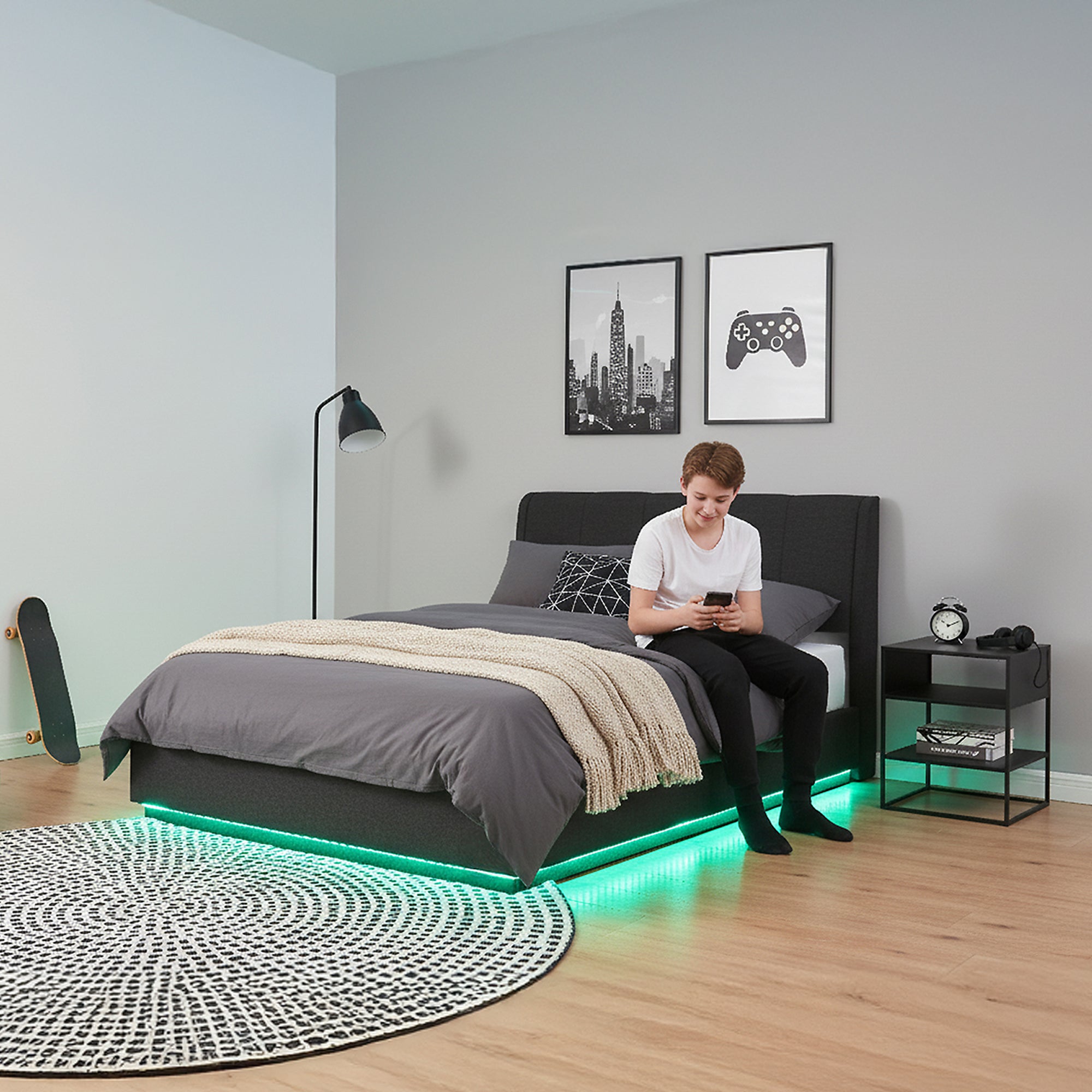 Letto Contenitore Tröstiar con Apertura a Ribalta e Luce LED Letto Francese 140x200 cm Nero [en.casa]
