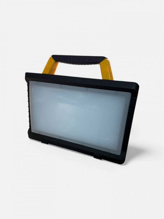 Proiettore LED Portatile KNOX 80W Giallo/Nero con CCT e Doppia Presa Schuko – 4600–9200 lm – IP54