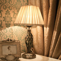 Lampada Da Scrivania Shabby Chic Grace Metallo Ottone Diffusore Organza Beige