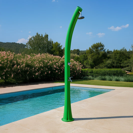 Doccia Solare Verde RAL3028 in Polietilene HD con Serbatoio da 25L e Soffione Rotondo per Spazi Esterni Piscine e Attivita Allaperto STARMATRIX RIO GREEN