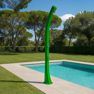 STARMATRIX Doccia Solare Verde RAL3028 In Polietilene HD Struttura Sinuosa Serbatoio 40 Litri Alta Statura 226 Cm Comandi Ottone Inclusi Modello Rioxxl Ss0935xxl