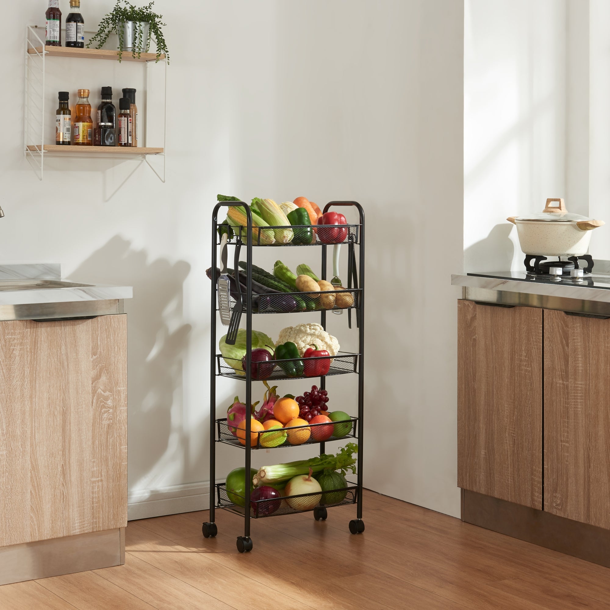 Carrello Portatutto Tromsø in Acciaio con 5 Cestelli e Ganci - Nero [en.casa]