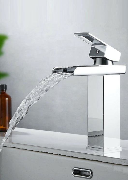 Rubinetto miscelatore lavabo bagno a cascata con piletta acciaio cromato 52952