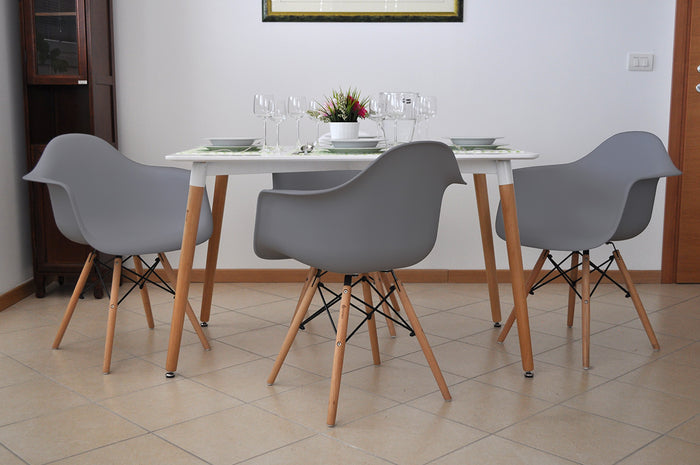 Sedia in plastica grigia, poltrona con piedi in legno (2 pz)  SD01DAPL