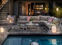 SINED Set Divano Angolo 6 Posti in Alluminio e Teak FSC con Cuscini Idrorepellenti 2 Tavolini Abbinati Colore Crema Uso Esterno-Interno - Modello BRA