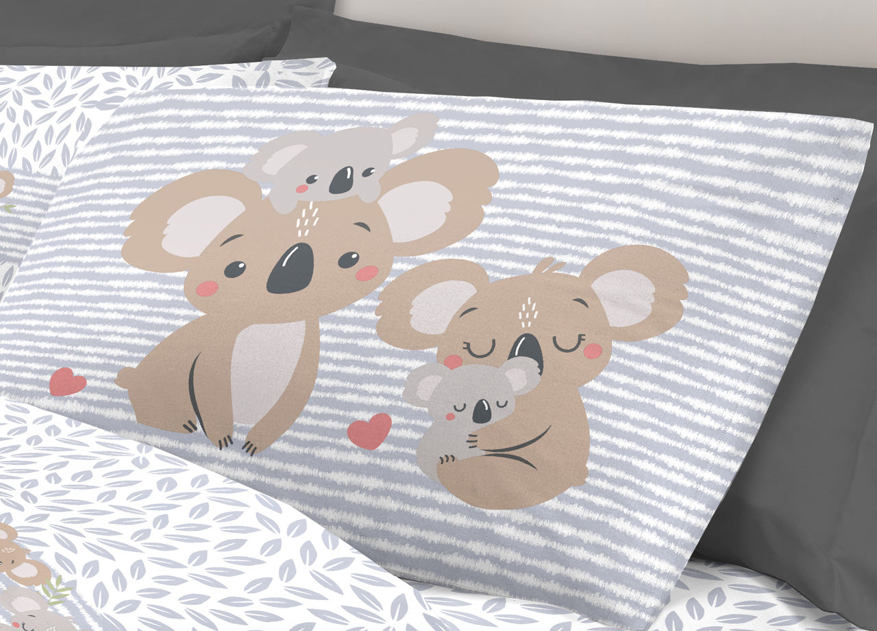 Completo Lenzuola Letto Pensieri Delicati 100% Cotone Dis. Koala Family - Piazza E Mezza - Grigio