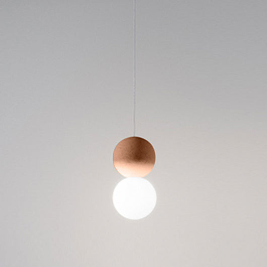 Sfera - Lampada a sospensione singola con sfera in cemento rosso e vetro opale - 1XG9 max 1X7W, montatura bianca, IP20