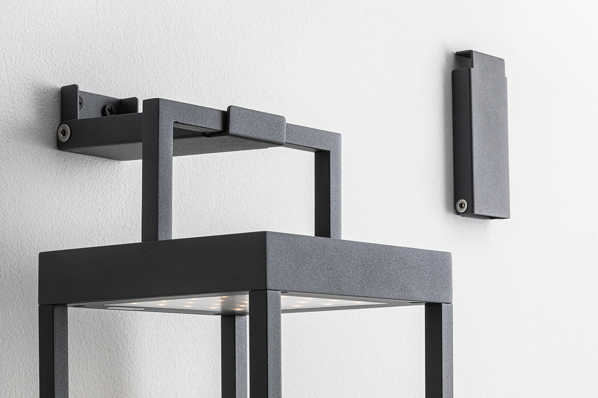 Lanterna Soon solare antracite a led da 2,2w a batteria IP54 h. 32,5cm