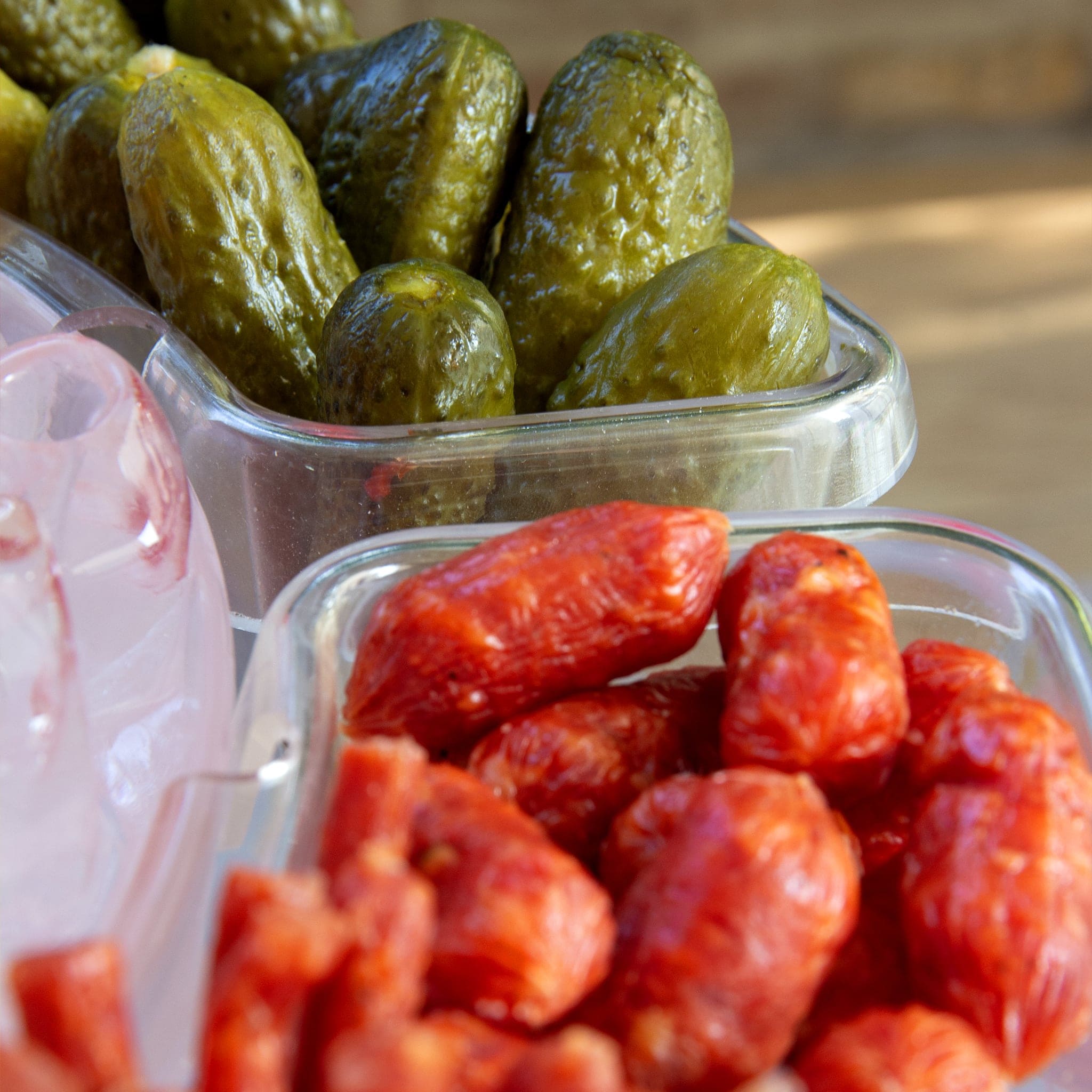 SPRIZZER Set 6 vaschette trasparenti in plastica agganciabili per snack e stuzzichini, ideali per aperitivi e picnic - Modello SPRIZZER-6-VASCHETTE