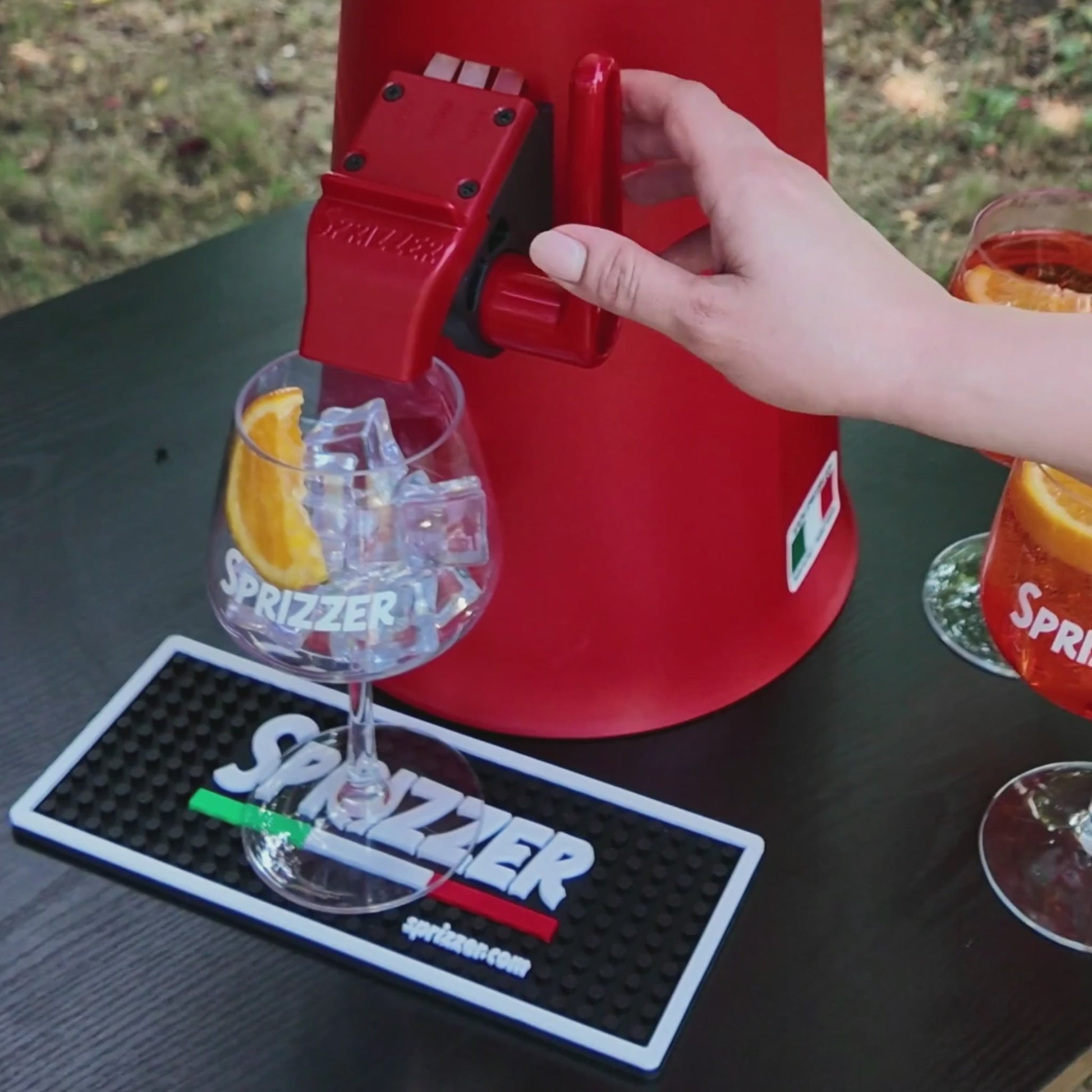 SPRIZZER Set di 9 Bicchieri Trasparenti in Tritan Infrangibile per Feste e Uso Quotidiano Design Originale Studiato su Misura SPRIZZER-9-BICCHIERI