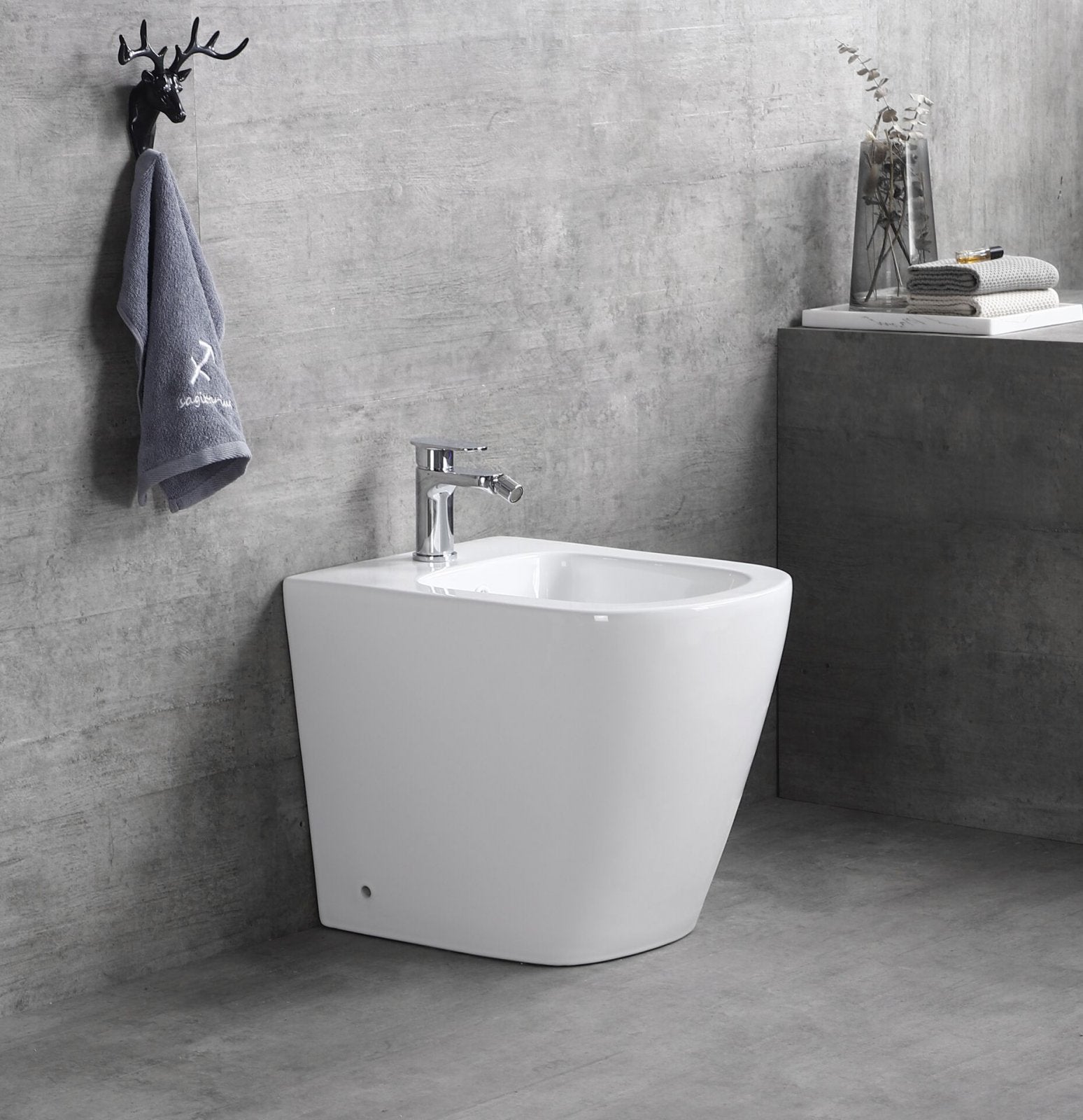 Sanitari wc e bidet a terra, filo muro, soft close, rimless Sicena Nomon