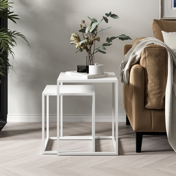 Set di 2 Tavolini Vejen Sovrapponibili Piano Quadrato - Acciaio Bianco opaco [en.casa]