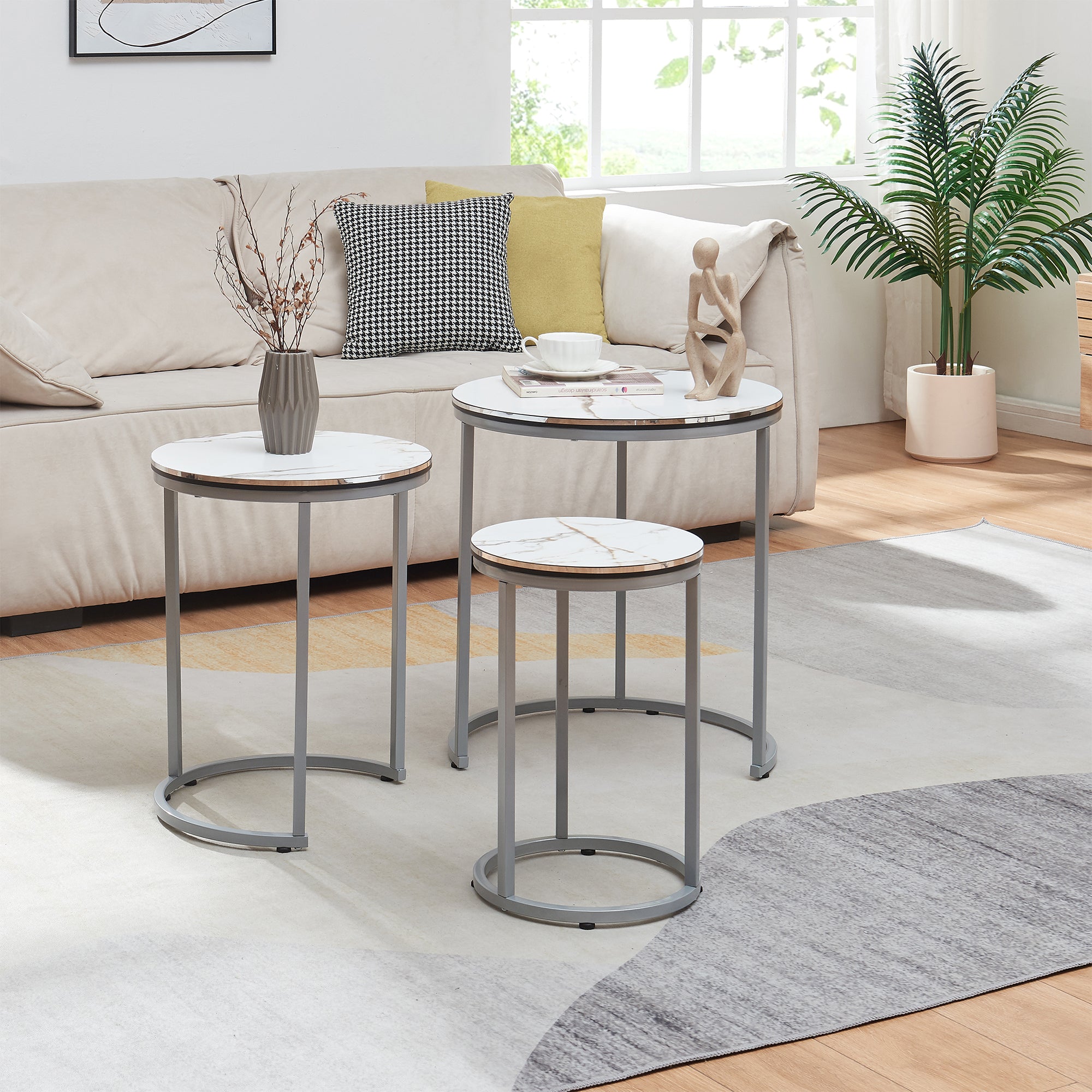 Set Bornholm 3 Tavolini Sovrapponibili con Piani Rotondi in Effetto Marmo Bianco [en.casa]