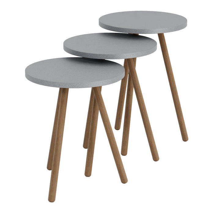 Set di 3 Tavolini Bassi da Salotto 'Hjørring' in Altezze Diverse con Piani Rotondi e Treppiede in Faggio - Grigio
