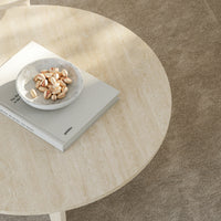 Set di 2 Tavolini Rotondi Verummetka con Basi Incrociate - color Avorio Travertin [en.casa]