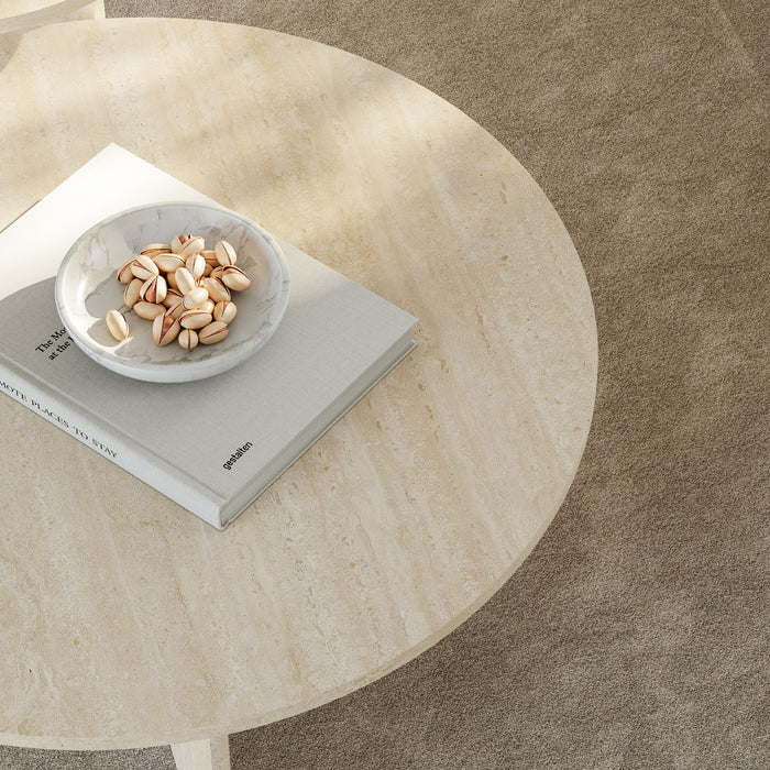 Set di 2 Tavolini Rotondi Verummetka con Basi Incrociate - color Avorio Travertin [en.casa]