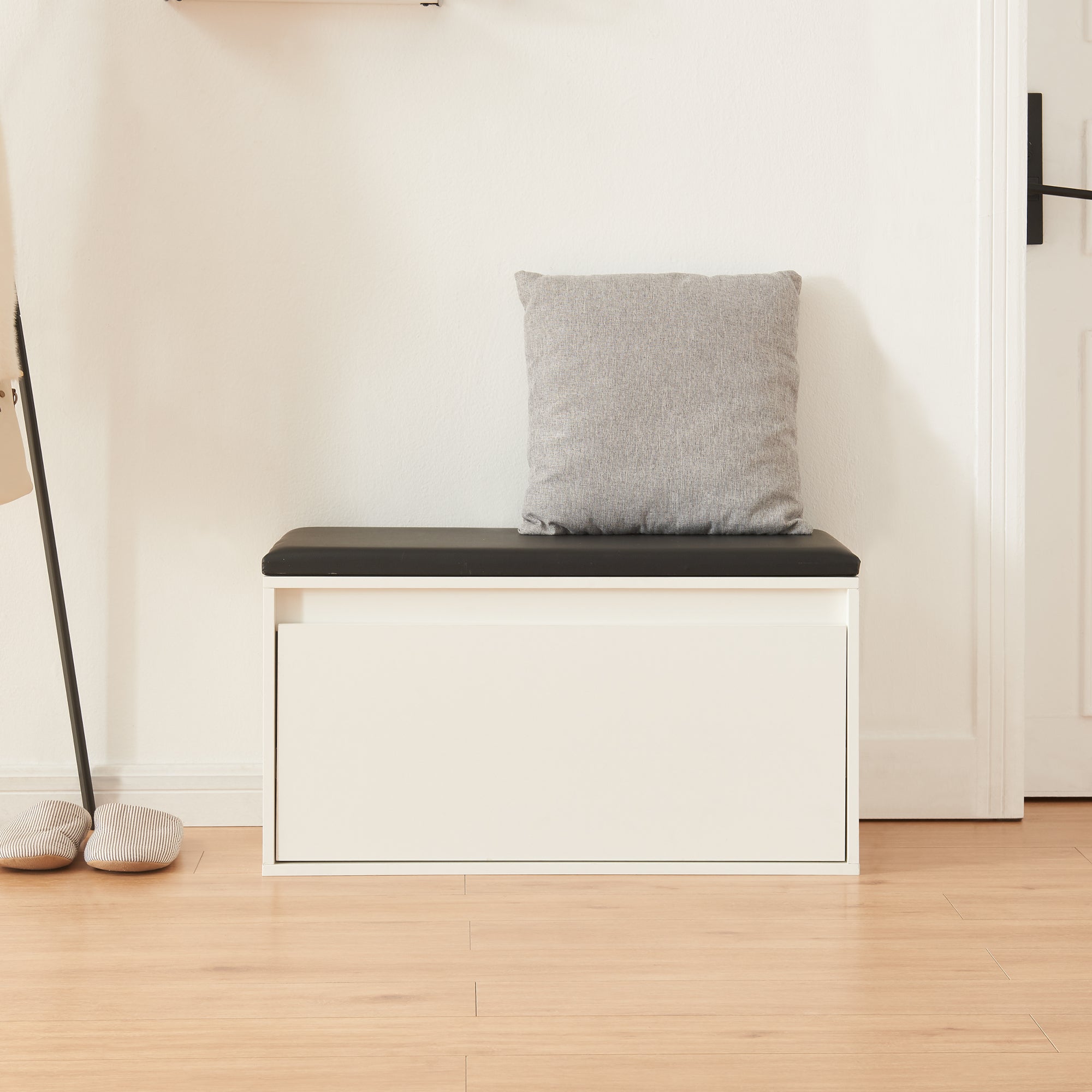 Panchina Portascarpe Degerfors con Cassetto 80x39x45 cm Bianco / Nero [en.casa]