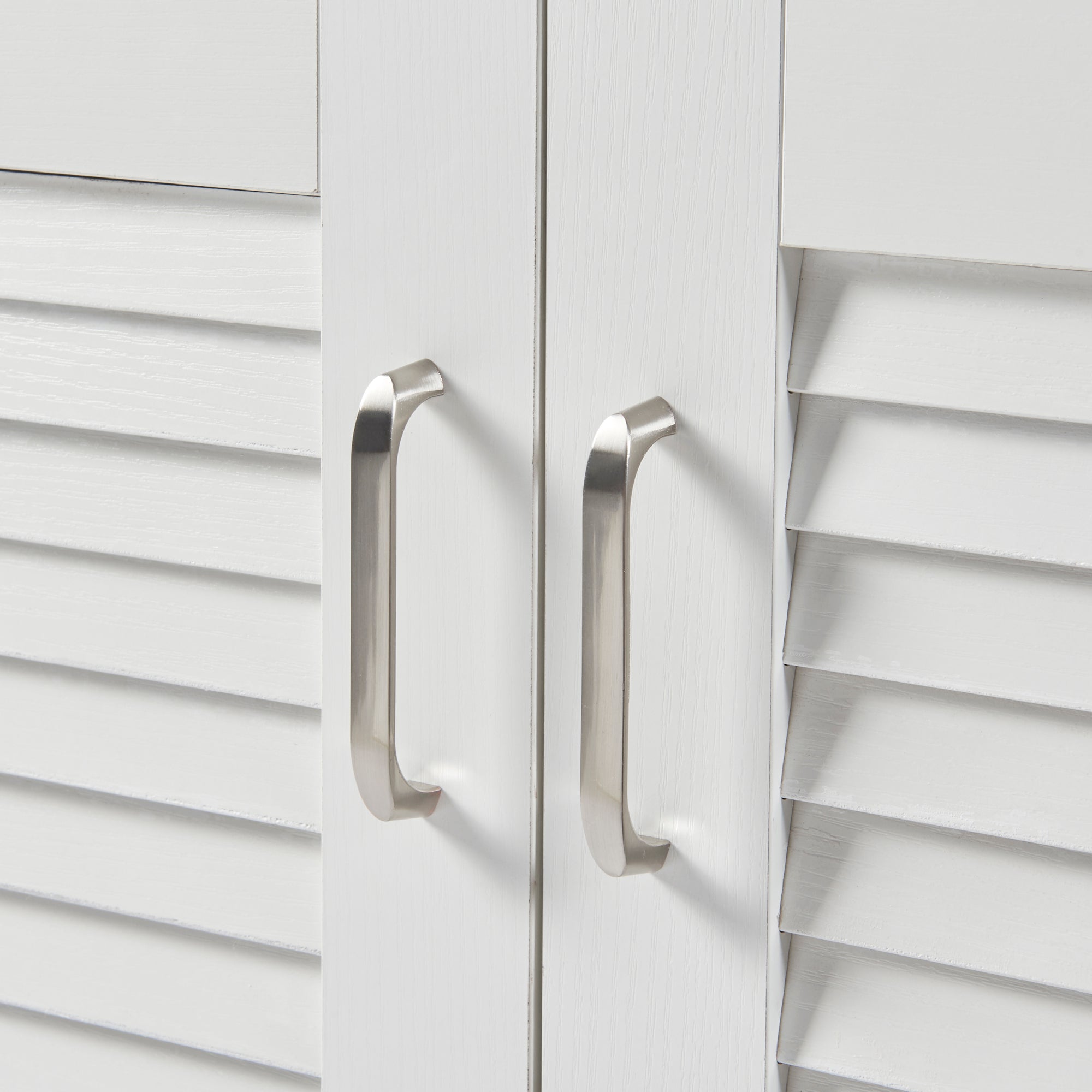 Armadio Scarpiera Løten con Ante a Persiana 62 x 63 x 36 cm Bianco [en.casa]