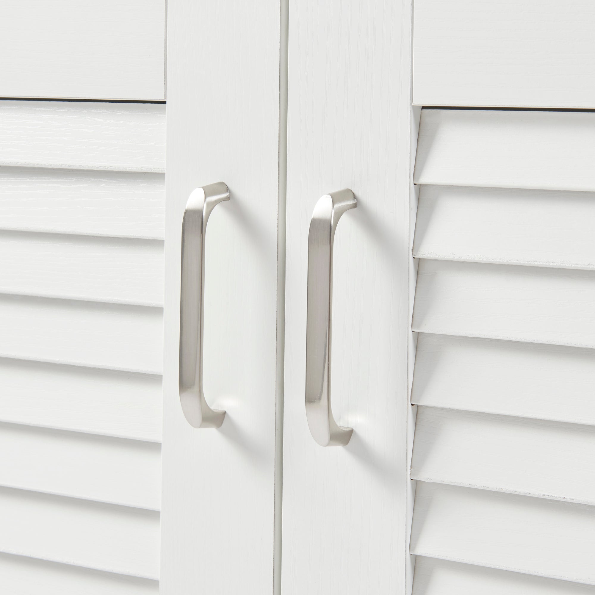 Armadio Scarpiera Løten con Ante a Persiana 62 x 125 x 36 cm Bianco [en.casa]