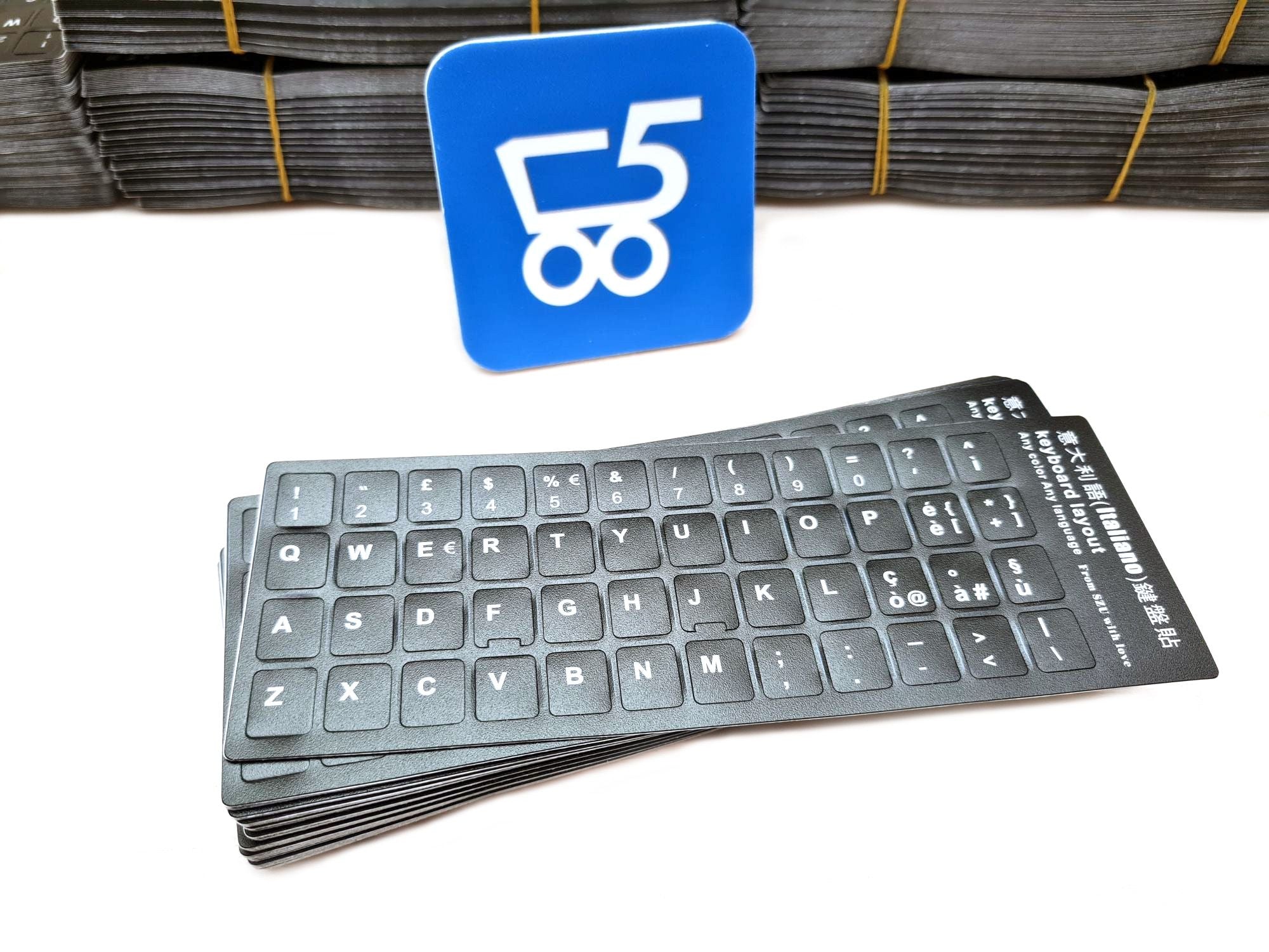 Set 50 Sticker adesivi universali per tastiera in lingua Italiana IT universale per ricondizionare Dell Lenovo Hp Fujitsu Asus Acer