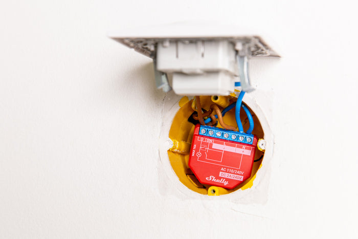 Shelly 1PM PLUS - Rel√® wifi e Bluetooth,  Automatizzazione di interruttori, Pulsanti, Deviatori, Monitoraggio consumi