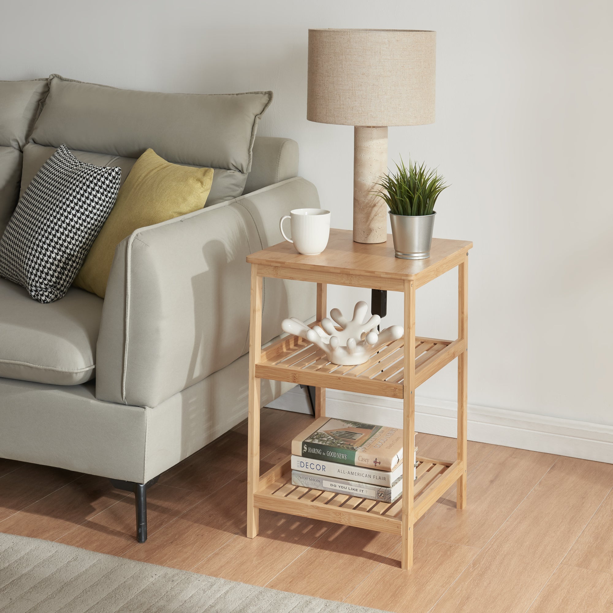 Scaffale Basso 'Ikerasak' in bambù con 3 Livelli Portaoggetti [en.casa]