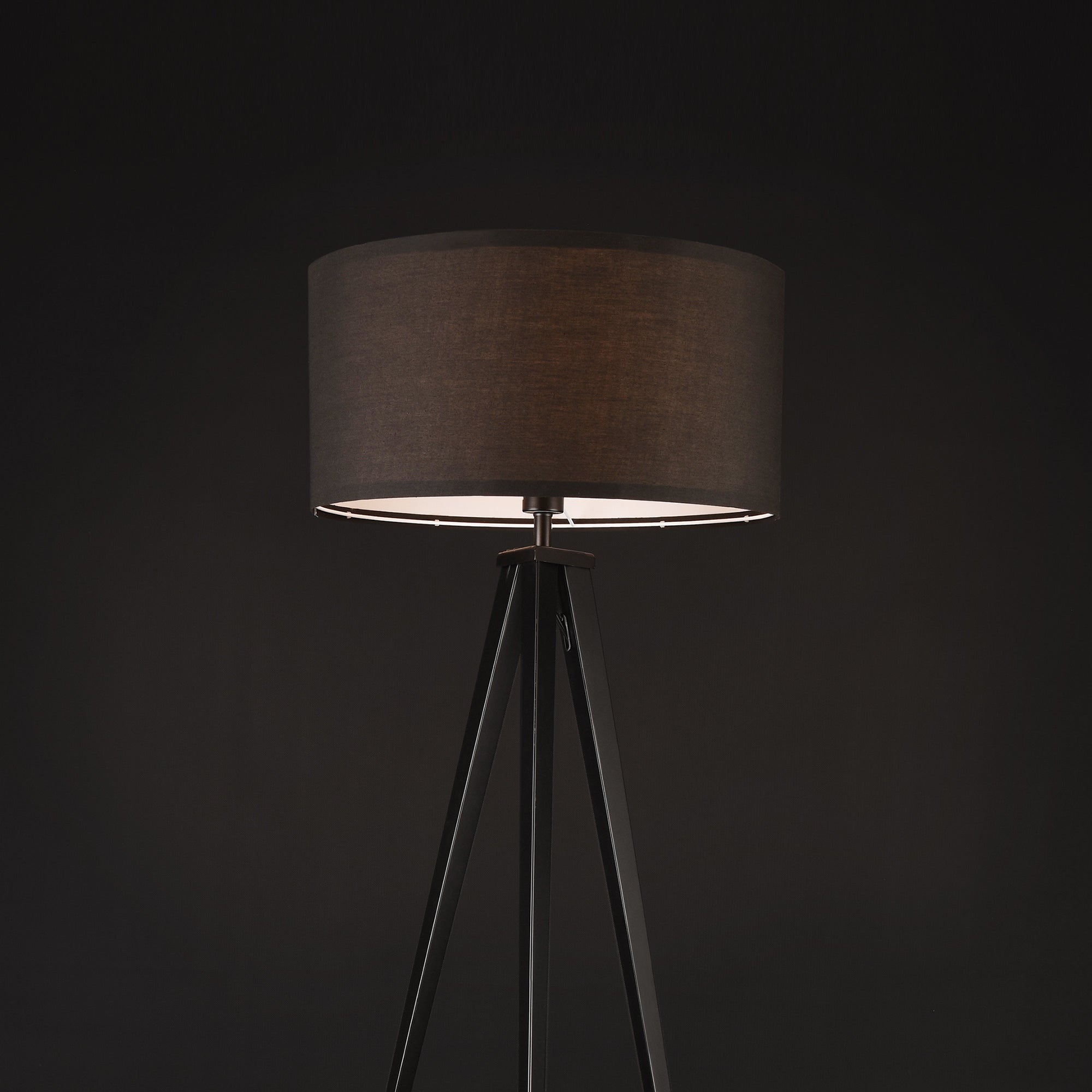 Lampada da Terra in Stile Treppiedi con Base in Metallo e Paralume Cilindrico in Tessuto E27 60W Piantana Tripode - Nero