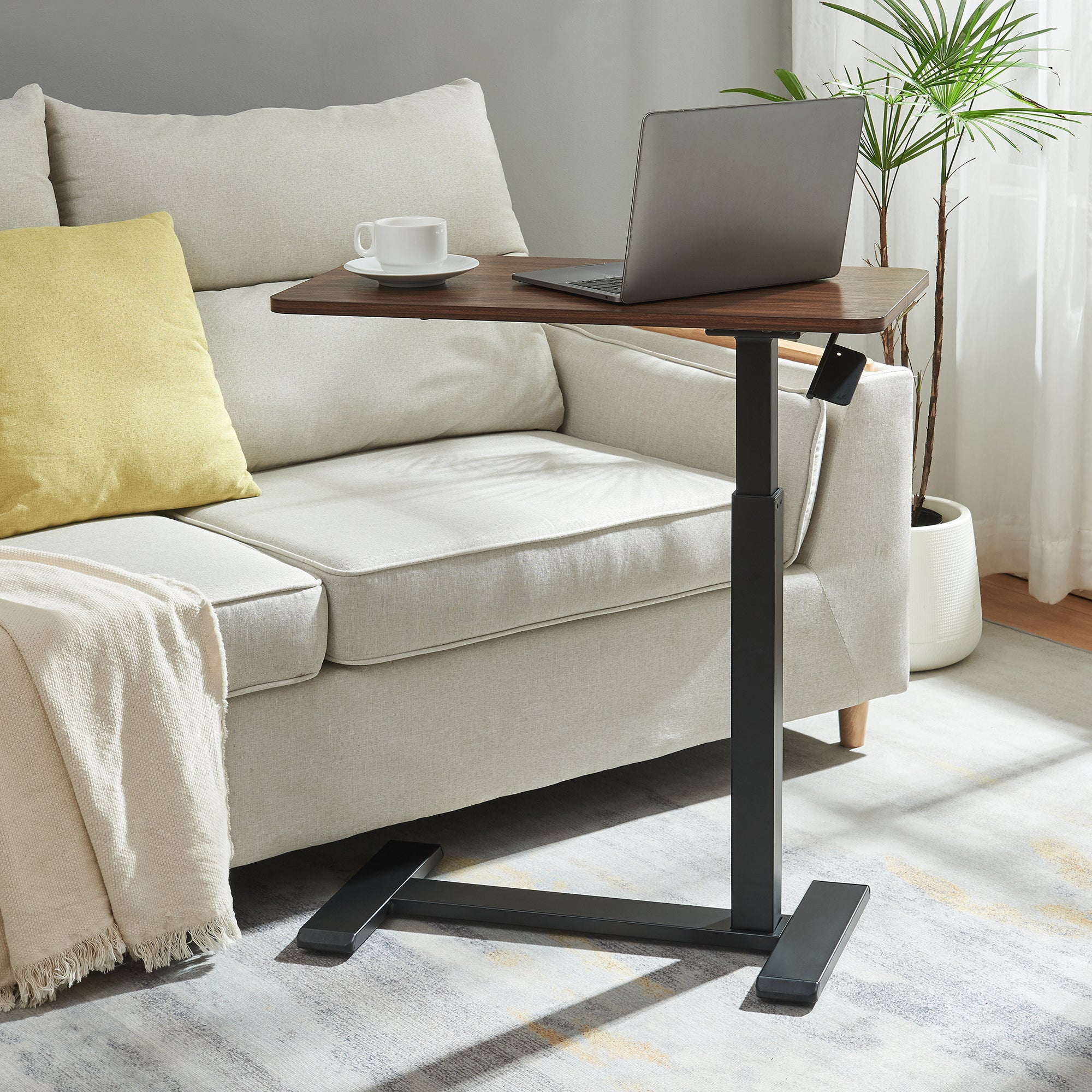 Tavolo per Notebook Klirg con Piano Regolabile in Altezza - Effetto Noce / Nero [en.casa]