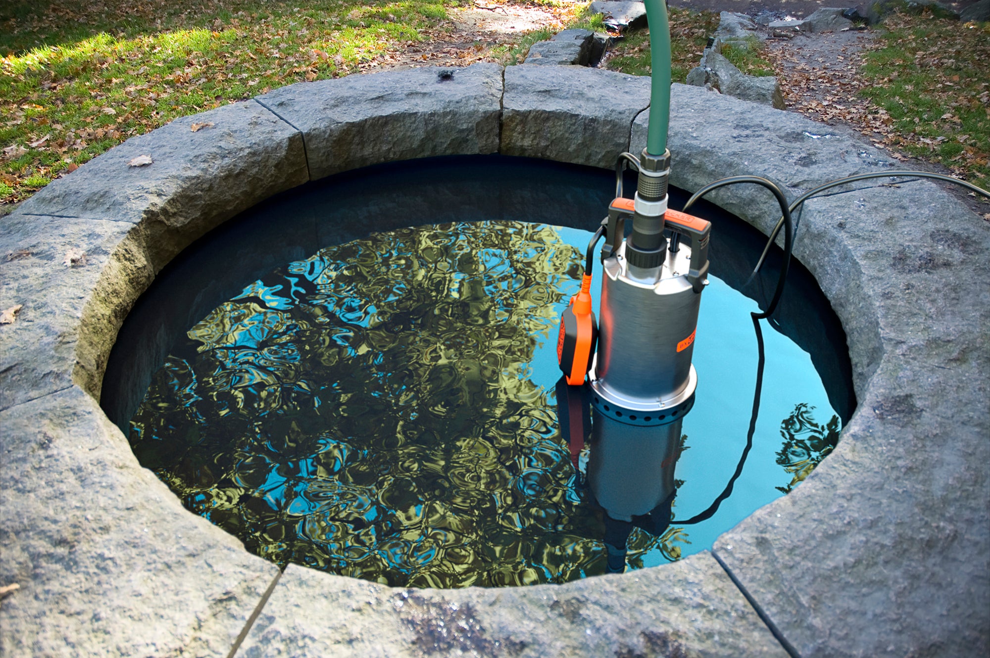 Pompa Immersione per Acque Chiare Black+Decker BXUP750XCE  (750 W, Portata  max. 11000 l/h, Prevalenza massima 8.5 m)