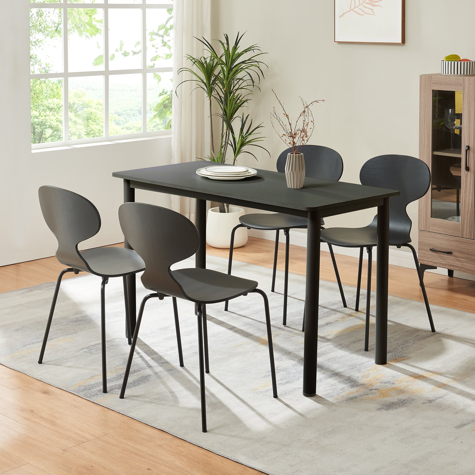 Set Kil di 4 Sedie Impilabili da Sala Pranzo - Nero [en.casa]