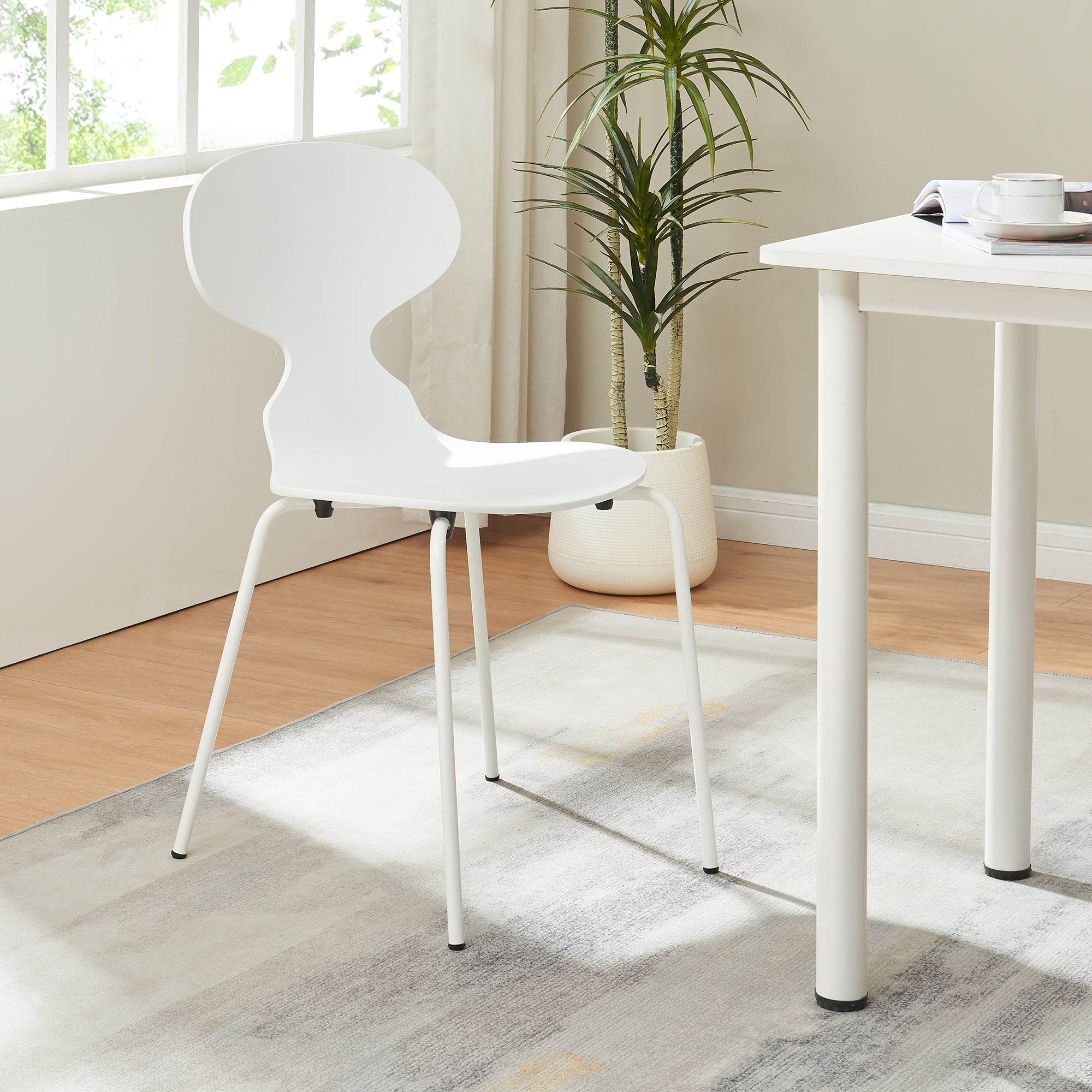 Set Kil di 4 Sedie Impilabili da Sala Pranzo - Bianco [en.casa]