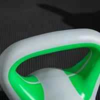 Kettlebell 16kg in PU e Sabbia con Base Piatta e Impugnatura per Stacchi, Squat e Sollevamenti, 26x18x32 cm, Verde