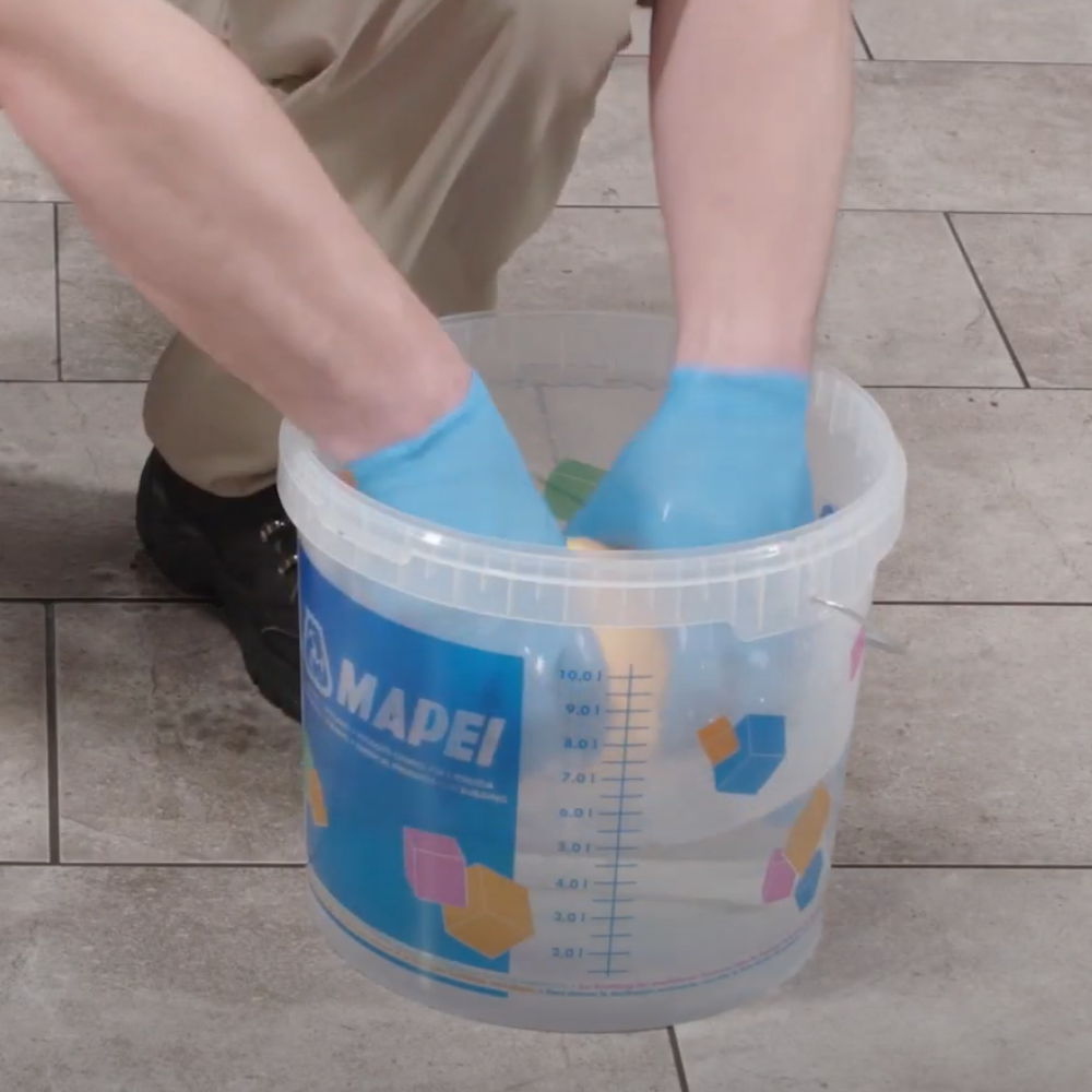 Pulitore acido concentrato polvere residui cementizi keranet crystals mapei 1 kg