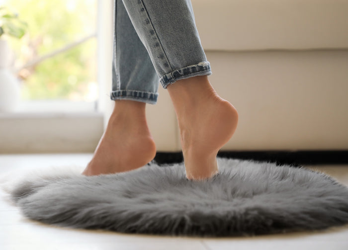 Tappeto Peloso In Pelliccia Ecologica Sagomato Modello Stoccolma Varie Misure - 60x90cm - Perla