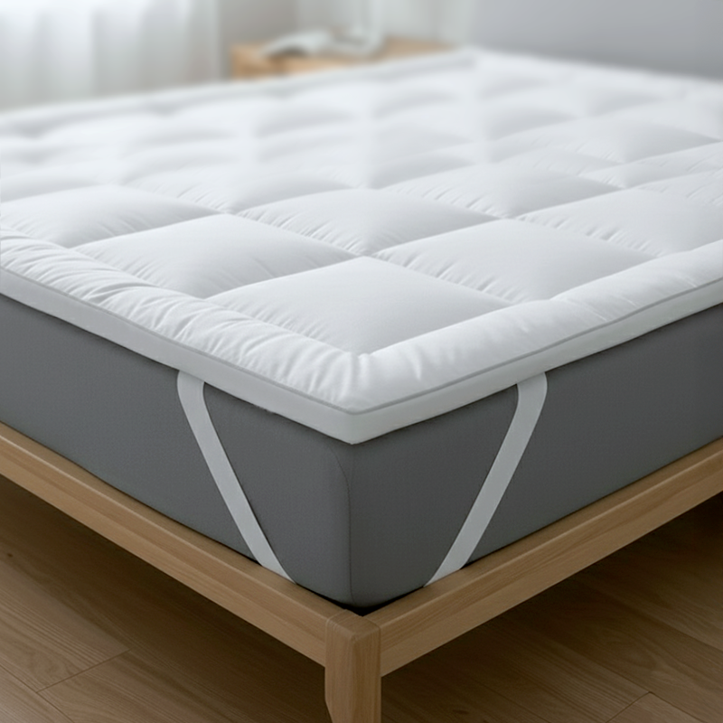 The White Stone Topper 160x190 cm in Ovatta da 800 gr | Coprimaterasso Imbottito in Palline di Ovatta con Rivestimento in Microfibra Traspirante | Comfort e Volume Extra | Protezione Materasso