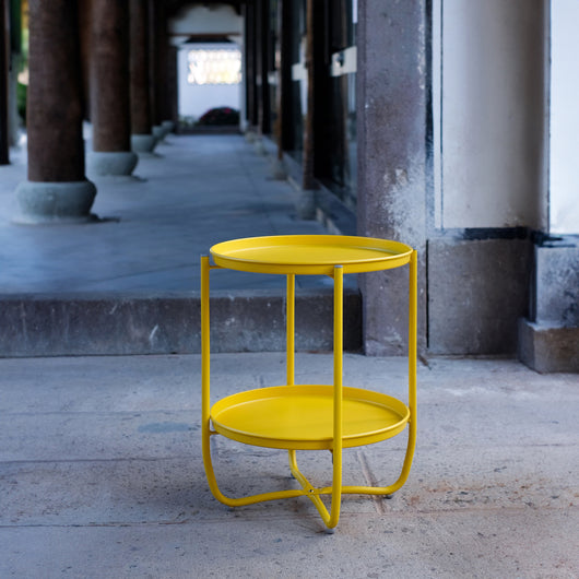 Tavolino Sandefjord con 2 Vassoi Rotondi Rimovibili - Giallo [en.casa]