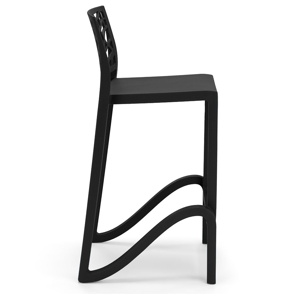 Sgabello in polipropilene TETI altezza seduta 65cm, impilabile, idrorepellente, resistente ai raggi UV, design moderno e innovativo, ideale per la cucina, la veranda o giardino colore Ghisa