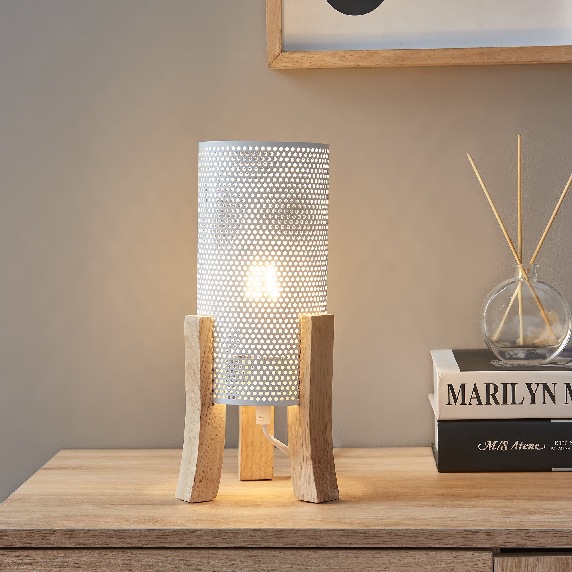 Lampada da Tavolo Comodino Joelleldsvin con Paralume Cilindrico in Metallo 30x14x14 cm - Bianco lux.pro