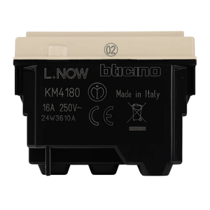 Bticino living now presa 2p+t 16a 250v 1 modulo con alveoli schermati *** colore sabbia, confezione 1