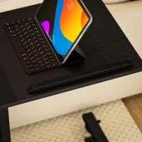 Tavolino da Divano Porta PC a Forma di C con Ruote Bloccabili e Piano Inclinabile, Nero