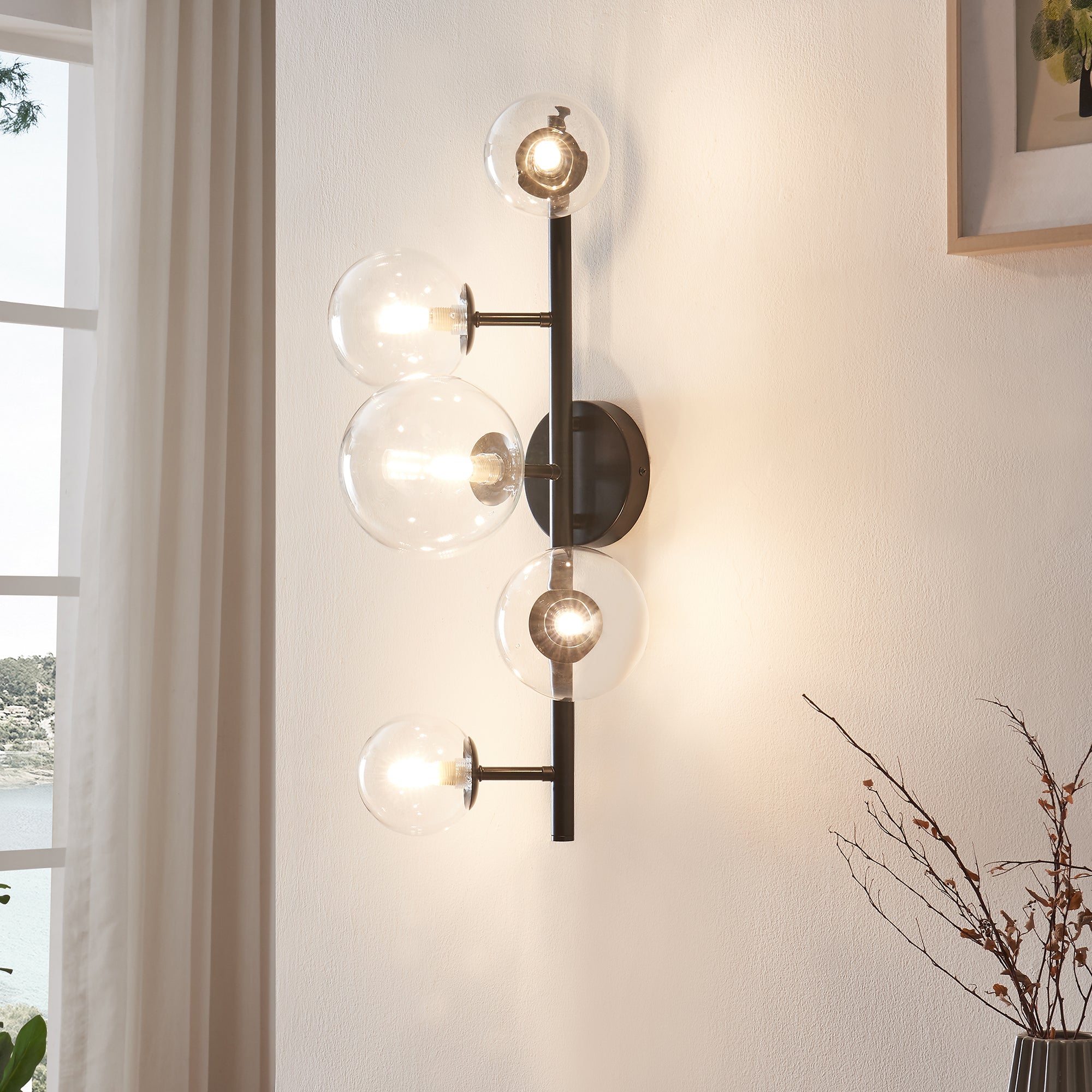Lampada da Parete Makkor con 5 Paralumi Sferici in Vetro - Nero lux.pro