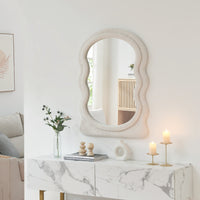 Specchio da Parete Brummen con Cornice in Peluche Morbida 80x60 cm Bianco [en.casa]