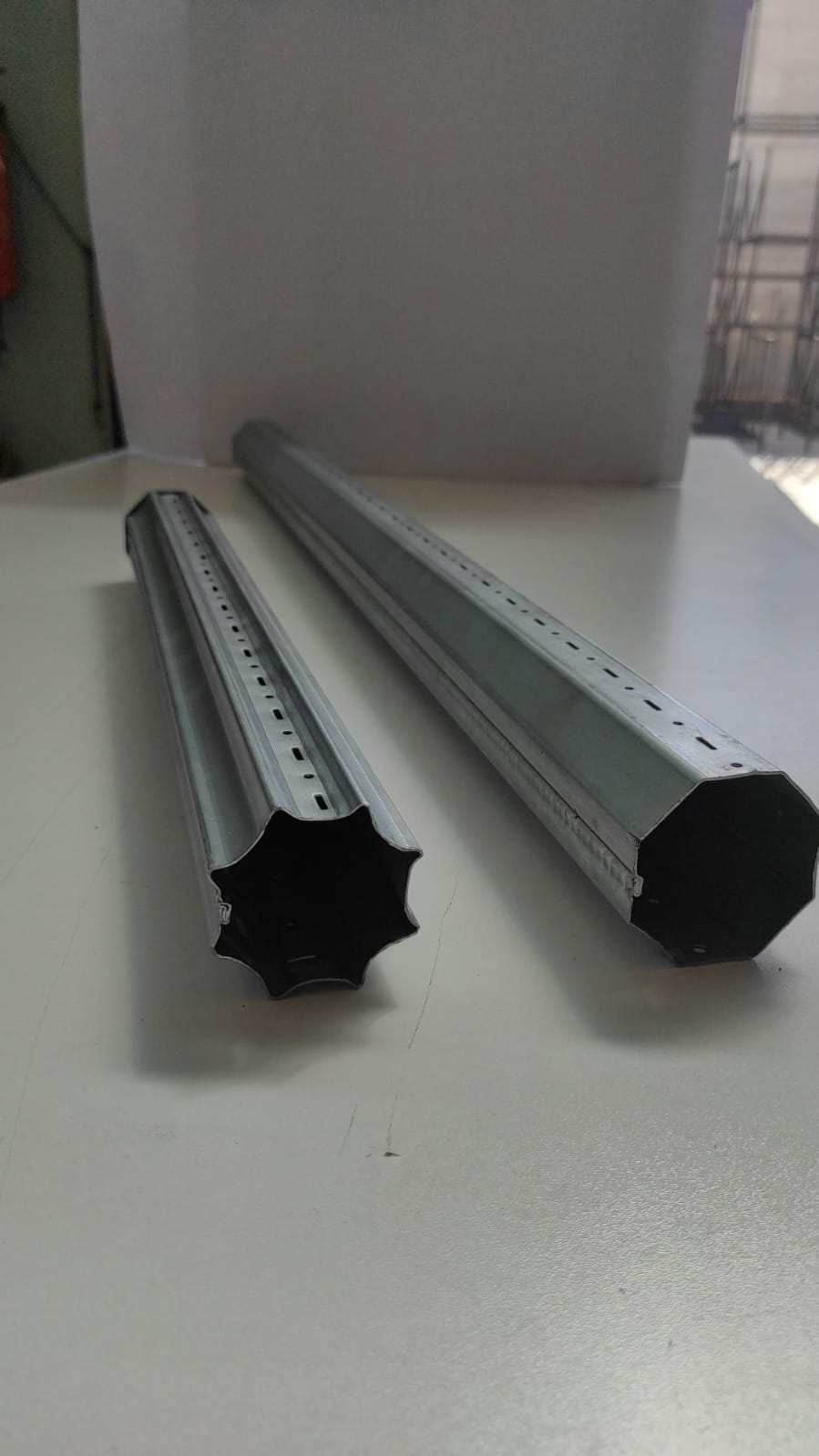 Motore radiocomandato per tapparelle con telecomando 100 kg - 50 nm