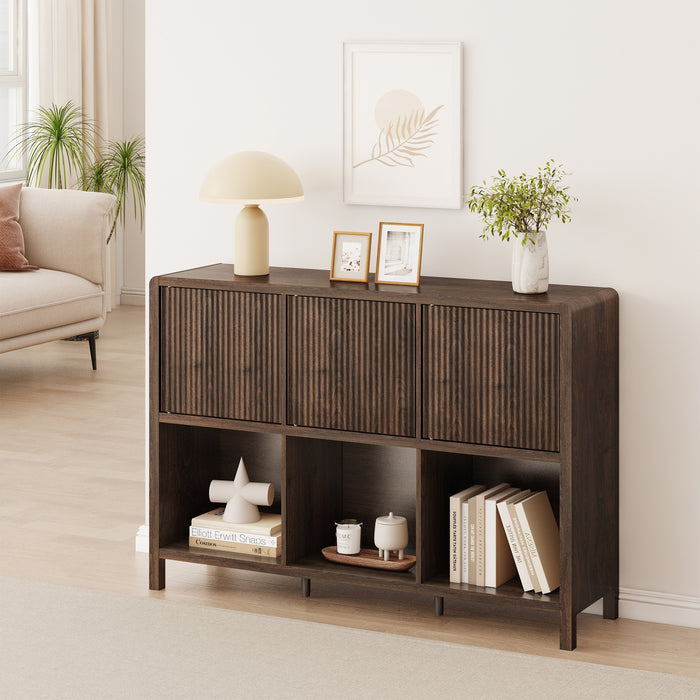 Credenza Bassa Lukkodso con 3 Ante e Scomparti Aperti 77x110x30 cm Effetto Noce [en.casa]