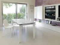 E-STYLO Tavolo allungabile con top in ceramica marmo bianco e vetro temperato, gambe in metallo bianco, 80cm X 120/170cm H. 76cm.