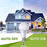 Fsl lampadina led bulbo classica a60 9w e27 con sensore crepuscolare a 2 lati