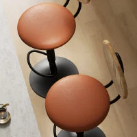 Set di 2 Sgabelli da Bar Regolabili in Altezza con Schienale in Rattan e Poggiapiedi, Marrone